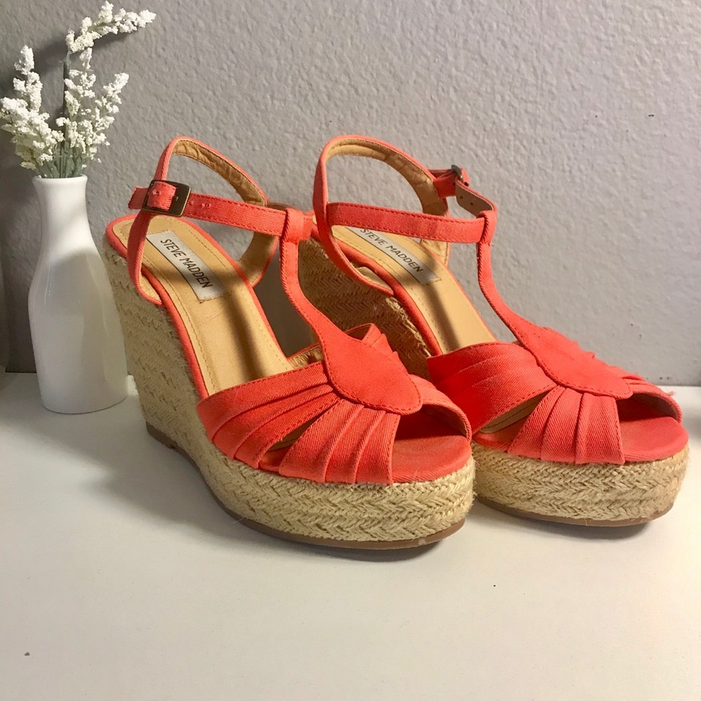 NWOT Steve Madden Orange Peep-Toe Macrame Wedges